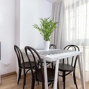 https://apartamento-soho-malaga-29001-2.1costadelsol.com