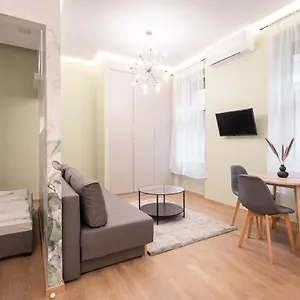 Kl31 - - Klauzal Square By Bqa Budapest